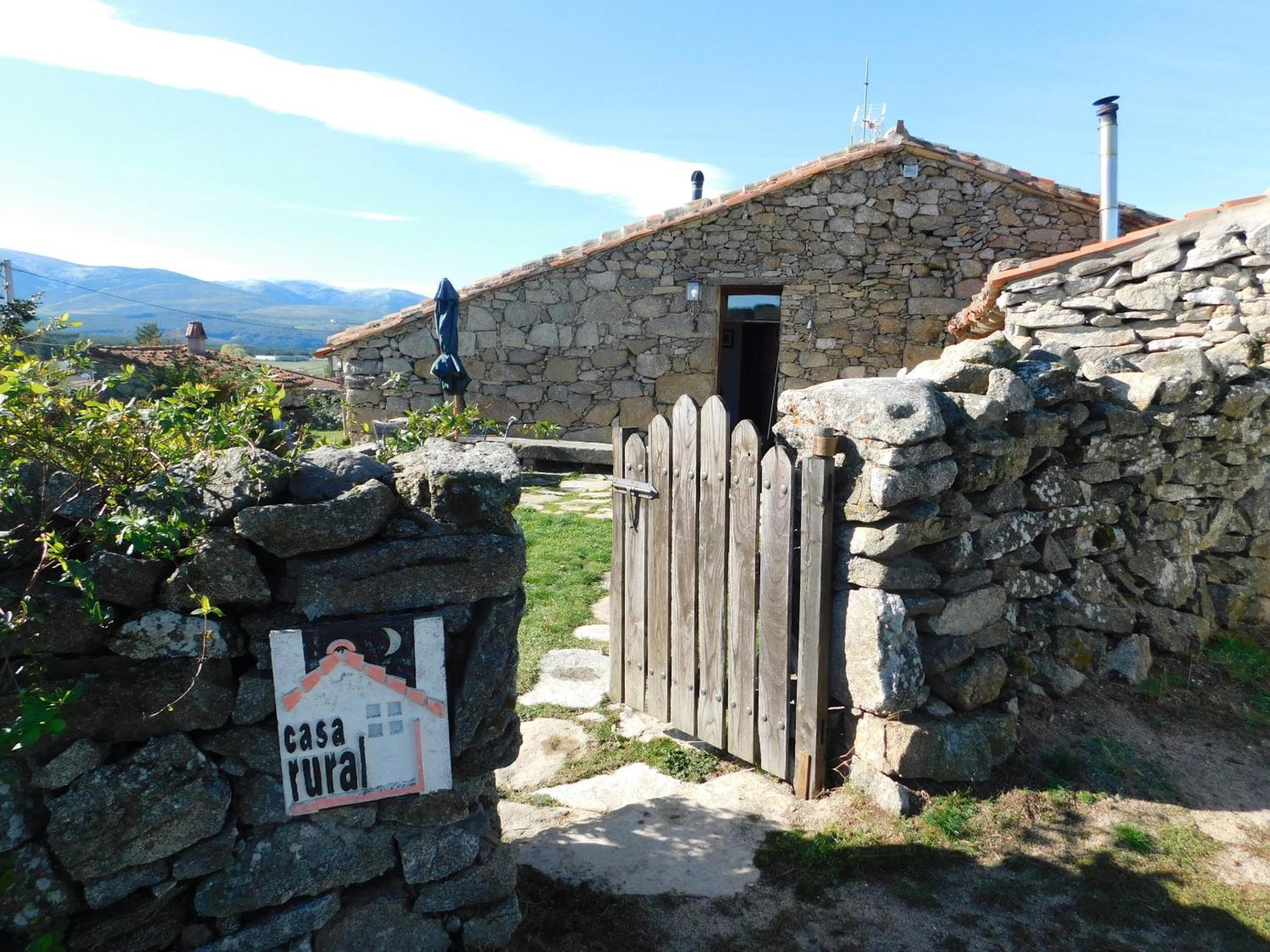 La Silla De La Reina Villa Navarredonda de Gredos Bagian luar foto